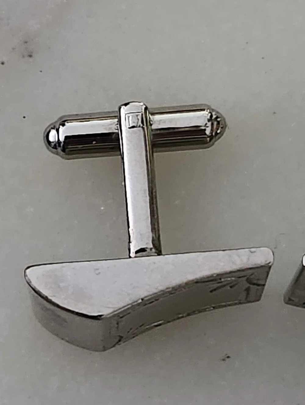 Vtg Hickok Silver Tone Curved Rectangular Engraved Leaf Detailing Cufflinks